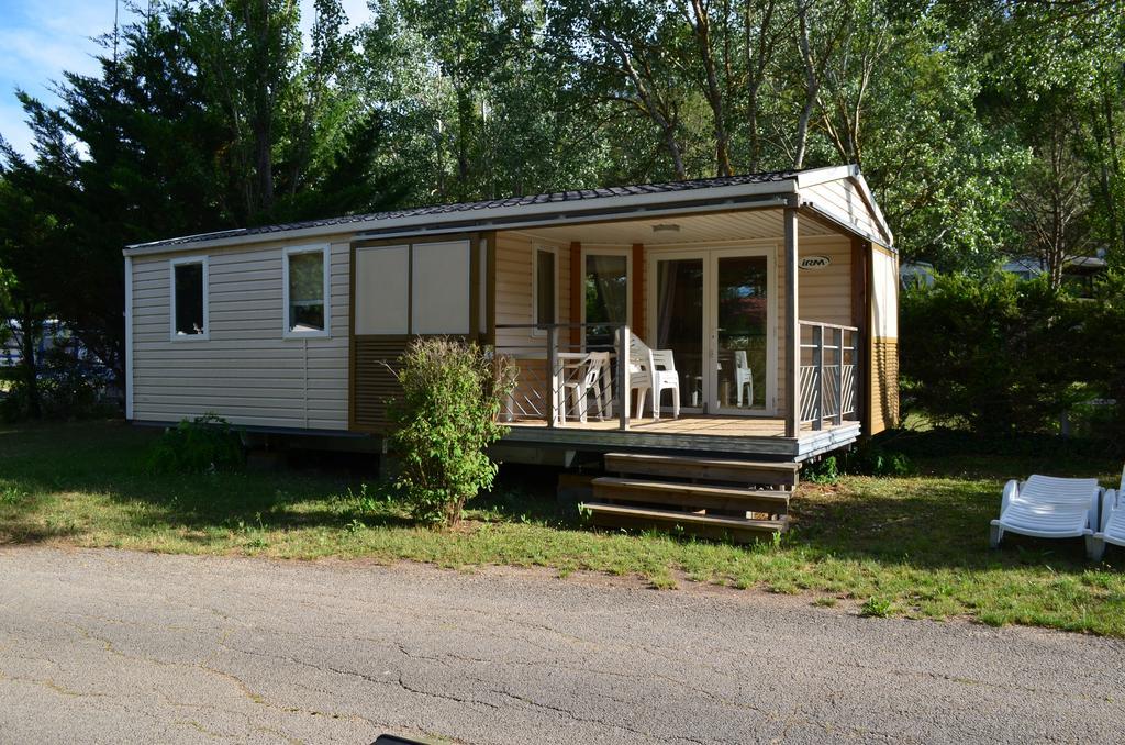 Camping La Vidaresse Hotel Sainte-Anastasie-sur-Issole Екстериор снимка