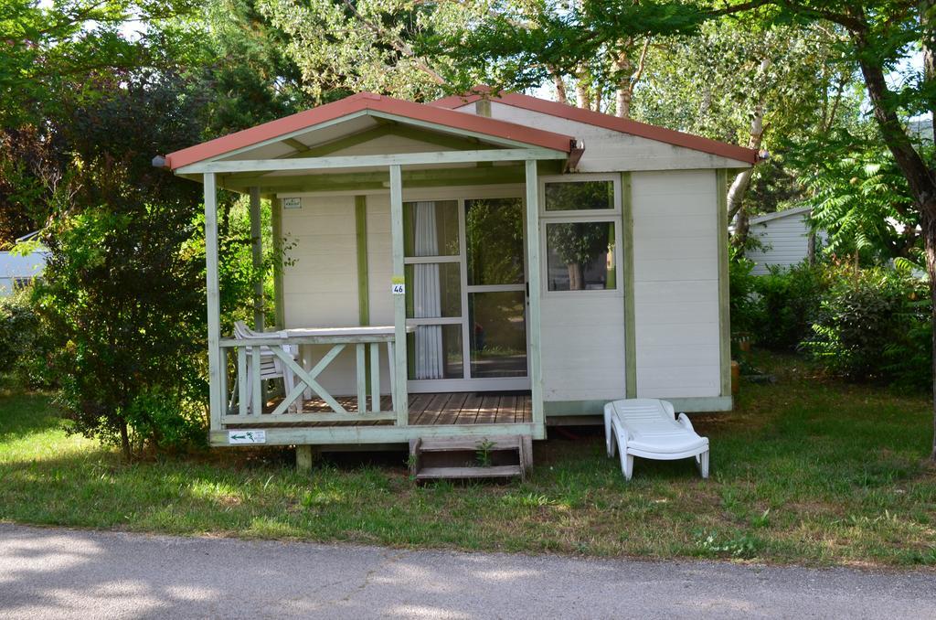 Camping La Vidaresse Hotel Sainte-Anastasie-sur-Issole Екстериор снимка