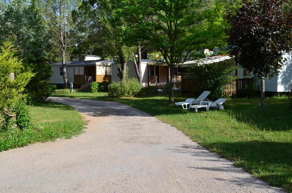 Camping La Vidaresse Hotel Sainte-Anastasie-sur-Issole Екстериор снимка