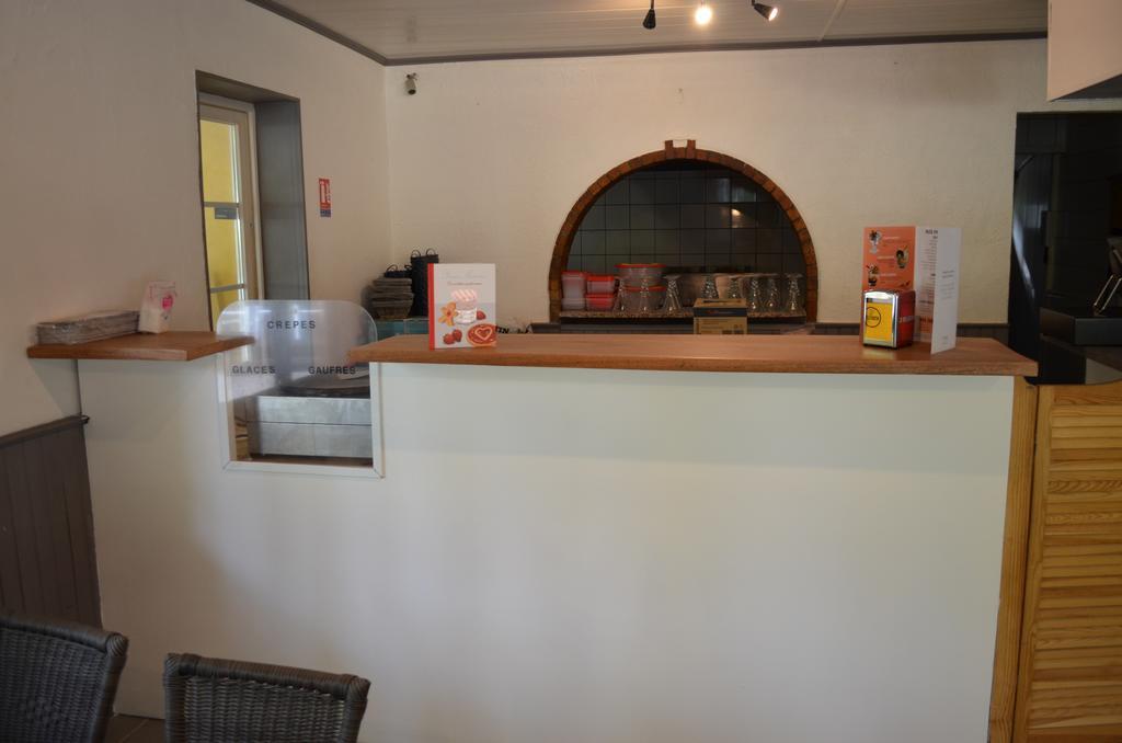 Camping La Vidaresse Hotel Sainte-Anastasie-sur-Issole Екстериор снимка