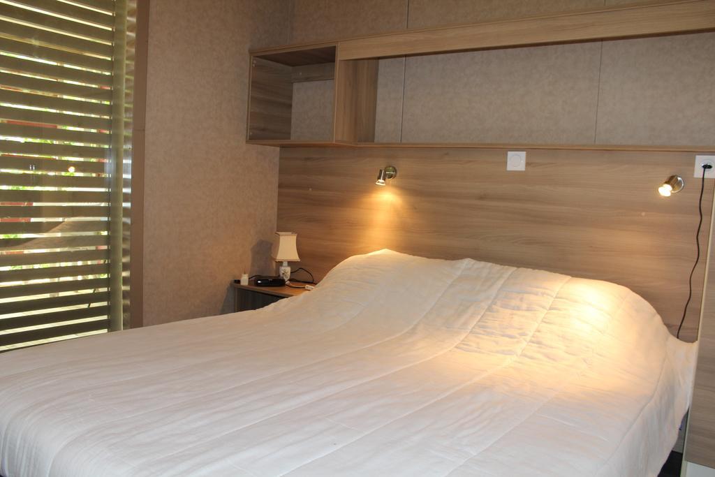 Camping La Vidaresse Hotel Sainte-Anastasie-sur-Issole Екстериор снимка