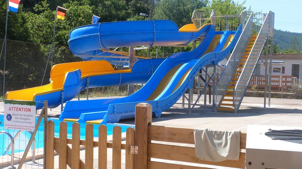 Camping La Vidaresse Hotel Sainte-Anastasie-sur-Issole Екстериор снимка