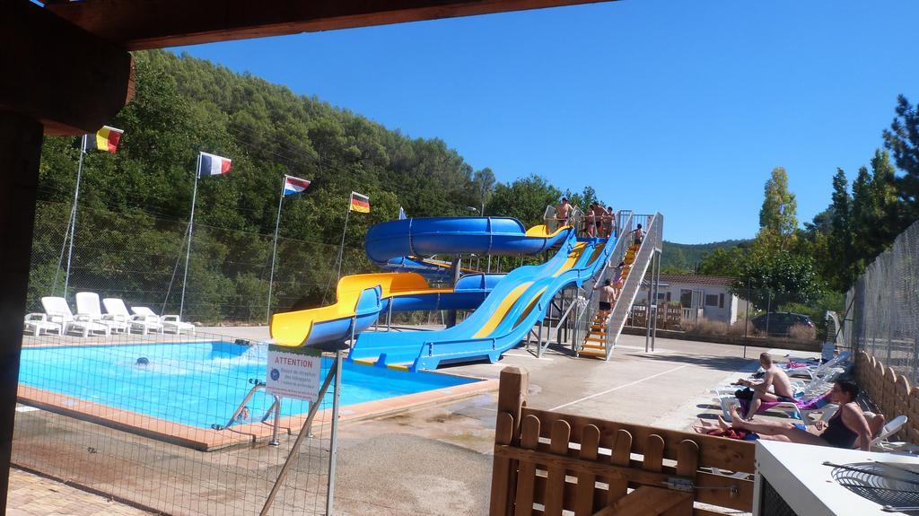 Camping La Vidaresse Hotel Sainte-Anastasie-sur-Issole Екстериор снимка