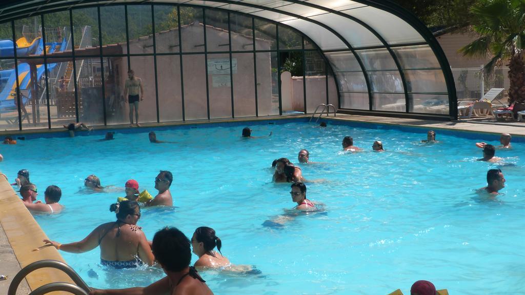 Camping La Vidaresse Hotel Sainte-Anastasie-sur-Issole Екстериор снимка